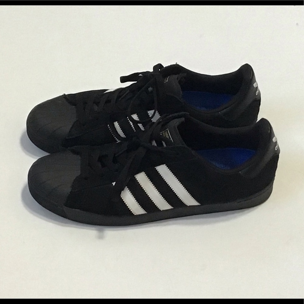 Adidas skateboard sneaker